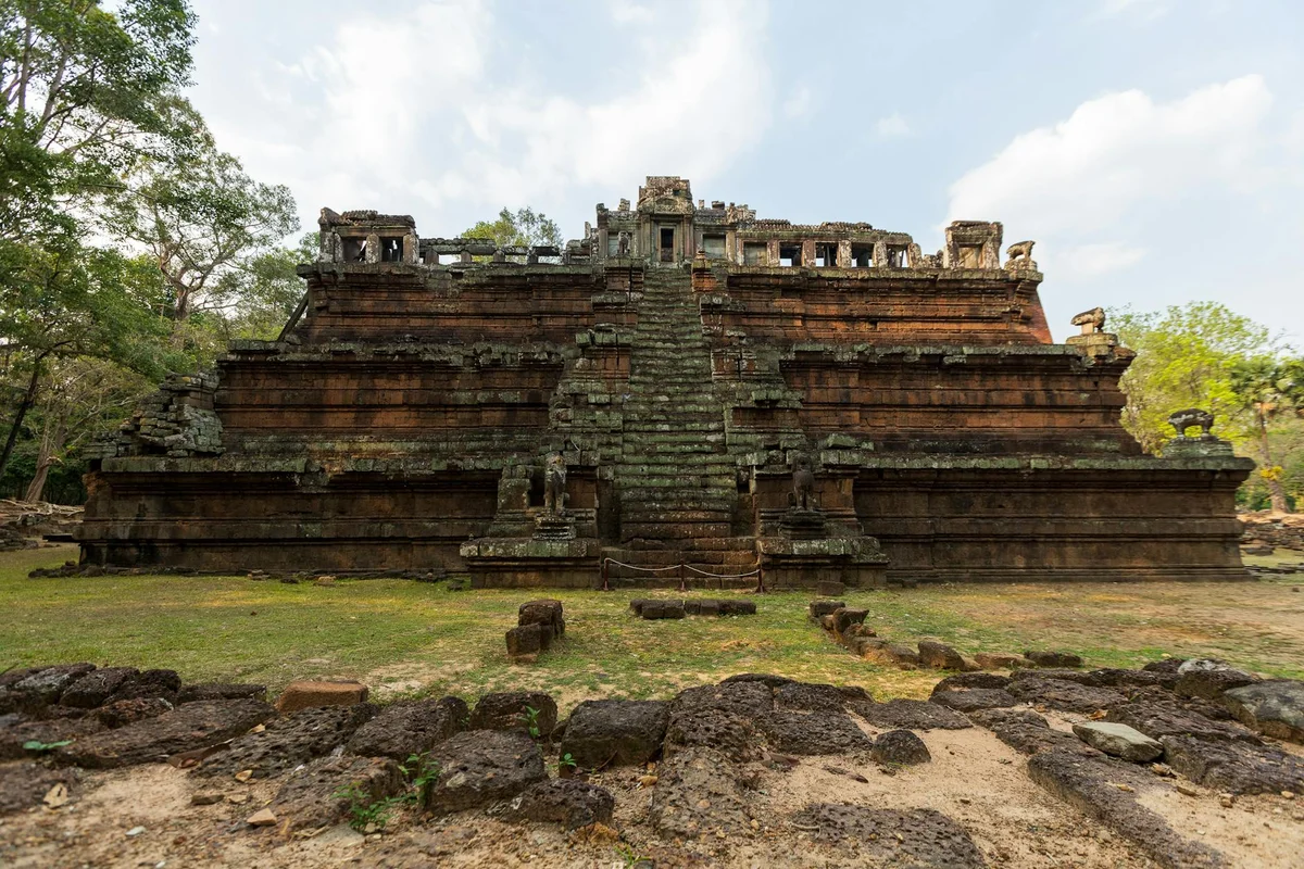 Koh Ker Temple feature