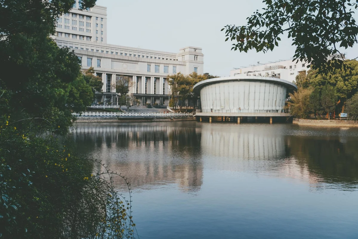 Sichuan Museum feature
