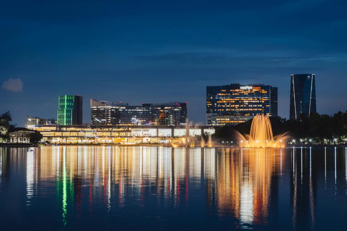 Tianfu Square feature