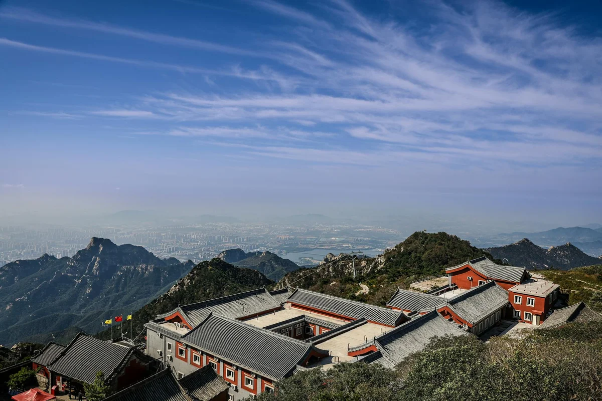 Lingyin Temple feature