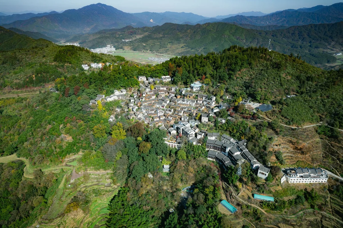 Xi Hu Ceramic Village feature