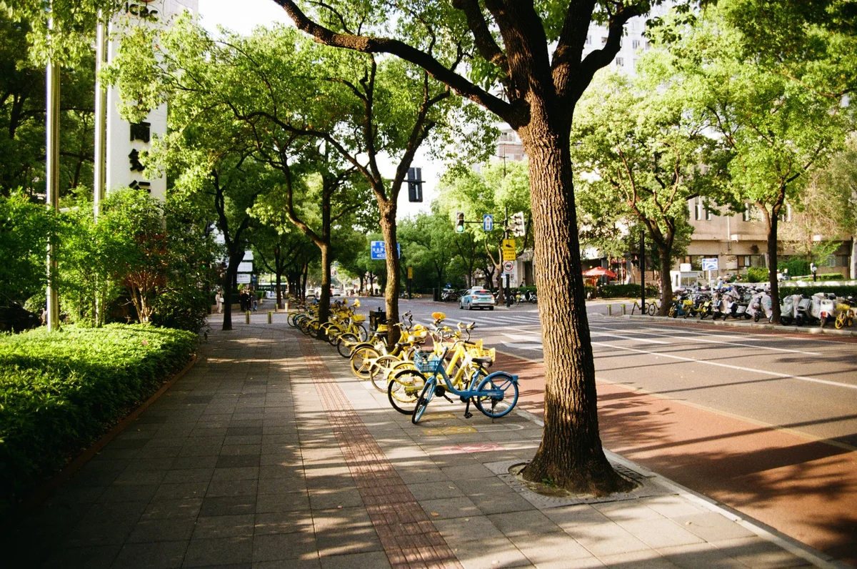 Columbia Circle feature