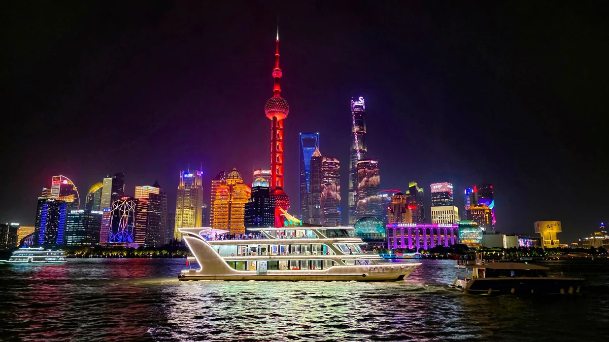 Huangpu River Cruise view 1