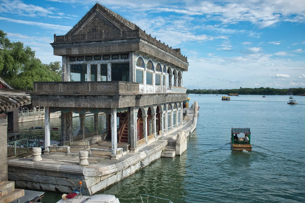 Kunming Lake feature