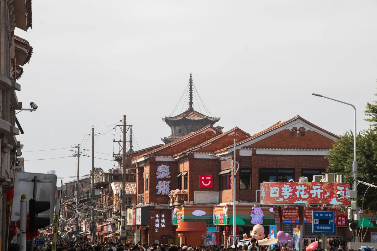 Man Mo Temple feature