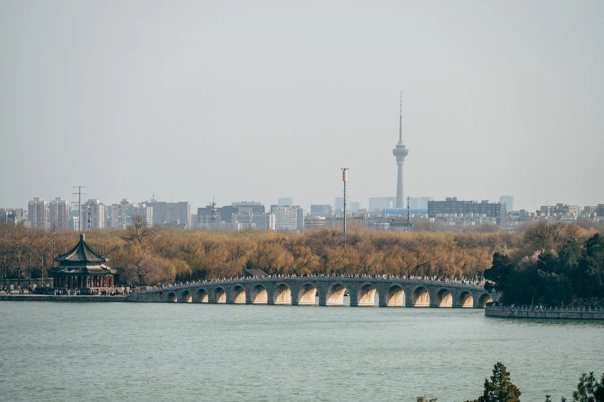 Seventeen-Arch Bridge view 1