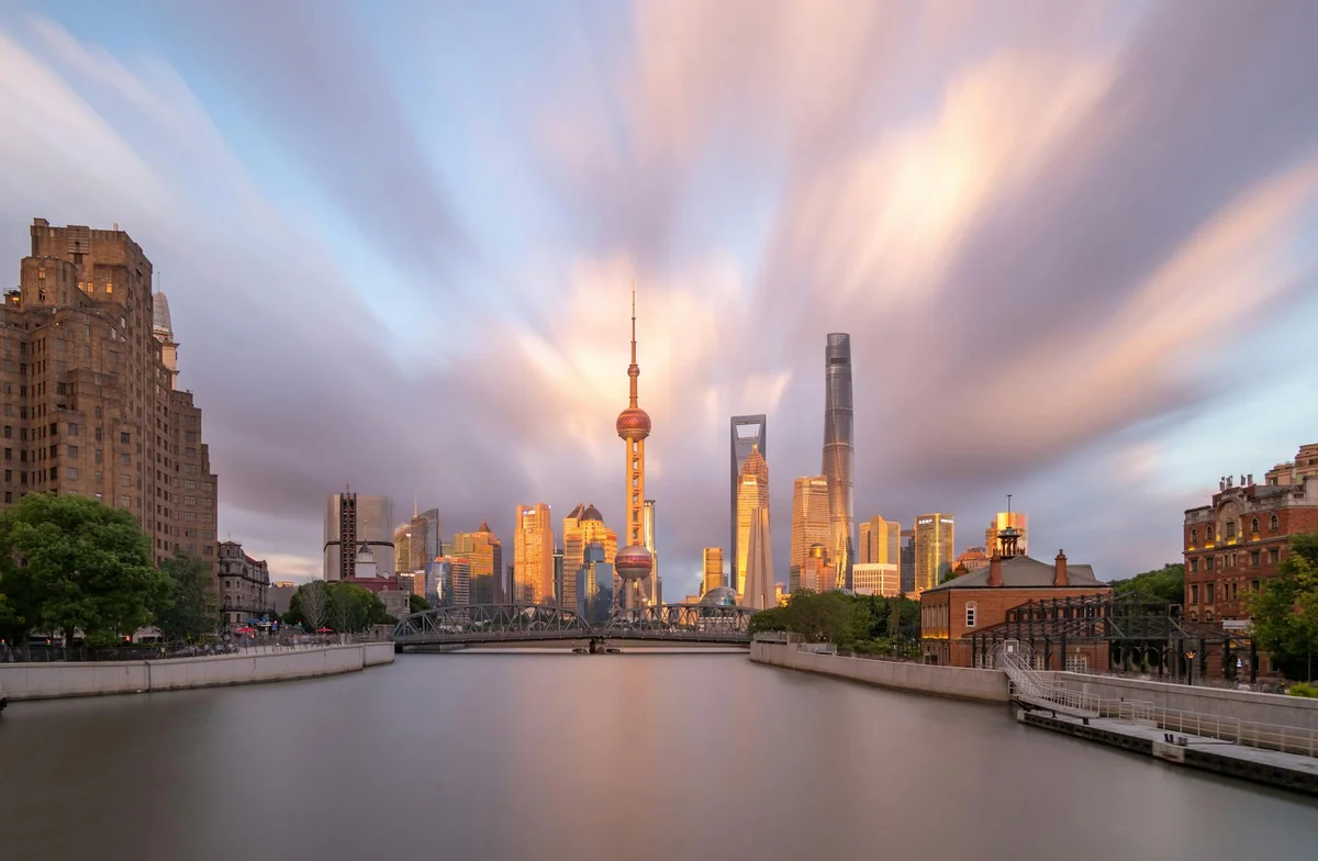 Shanghai Tower feature