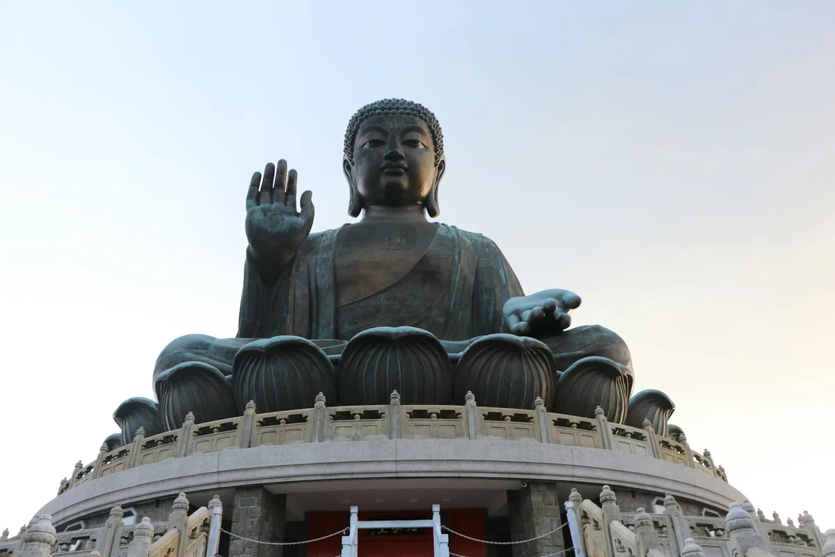 Tian Tan Buddha view 2