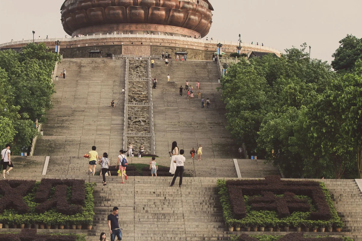 Tian Tan Buddha feature