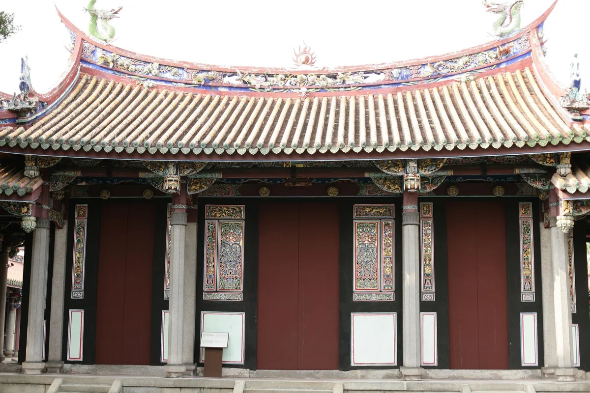 Tin Hau Temple (Yau Ma Tei) view 2
