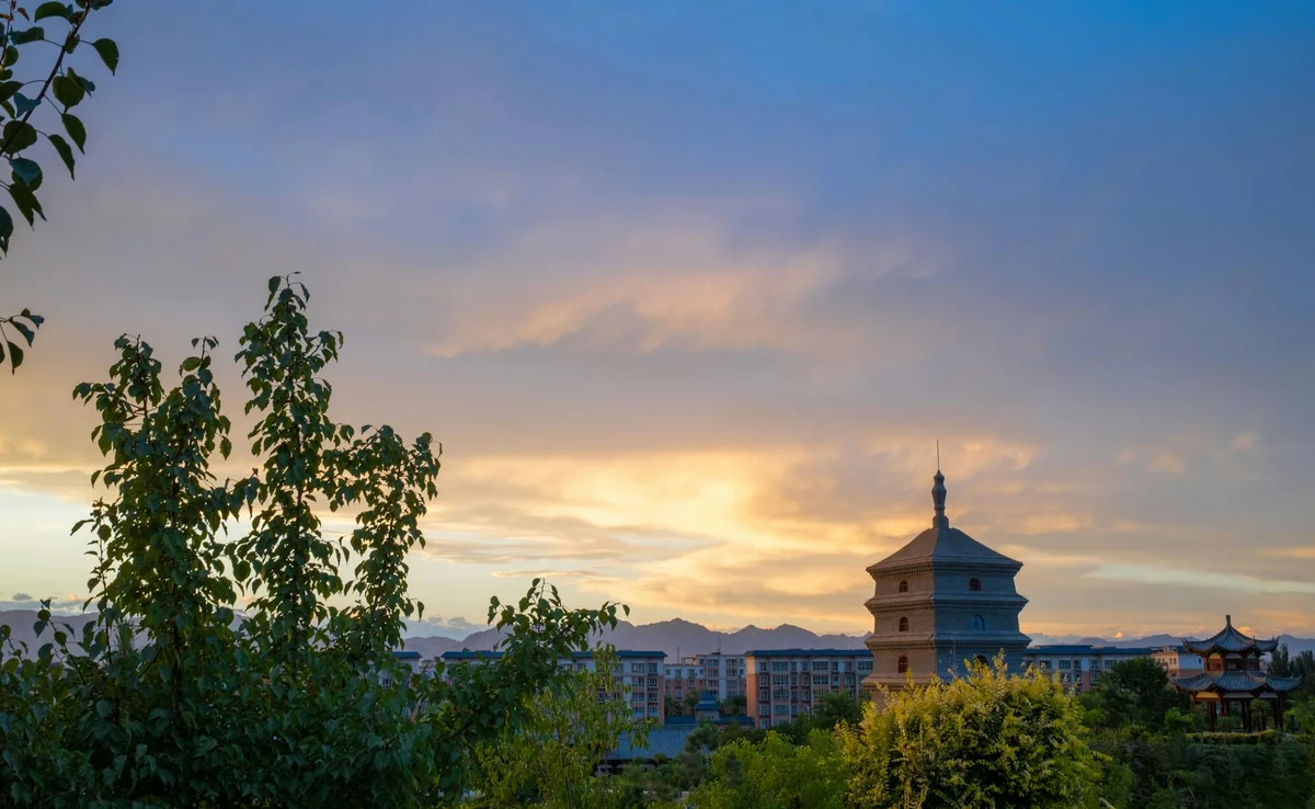 Ci'en Temple Memorial Hall feature