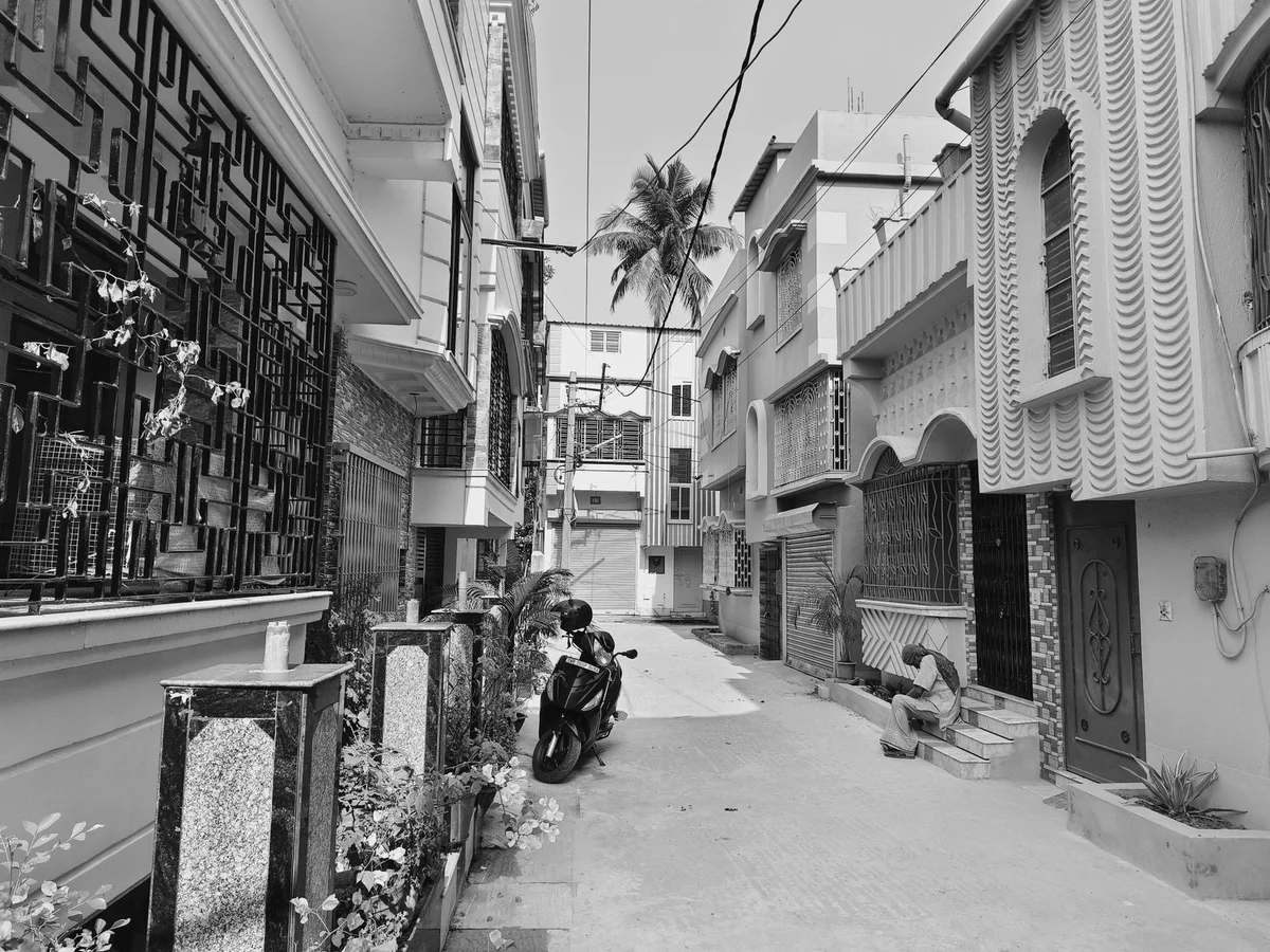 Chor Bazaar view 2