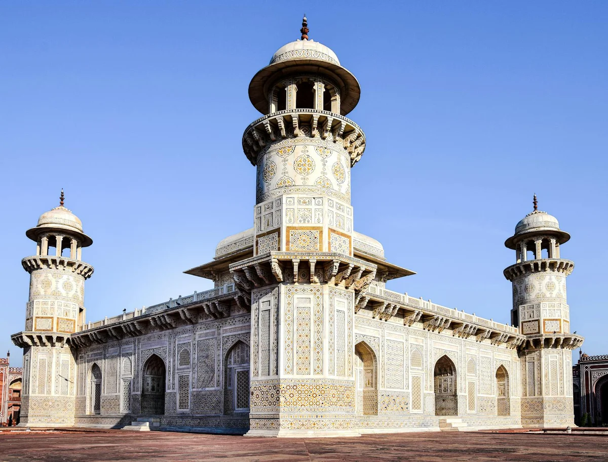 Itmad-ud-Daulah feature