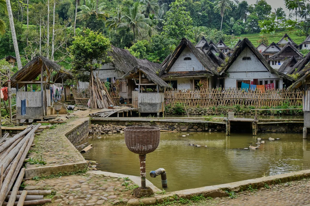 Sade Traditional Sasak Village feature