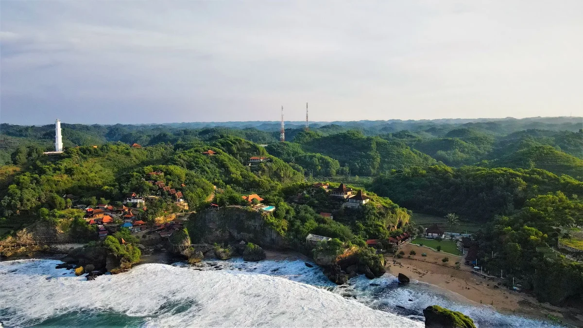 Bukit Paralayang Watugupit view 1