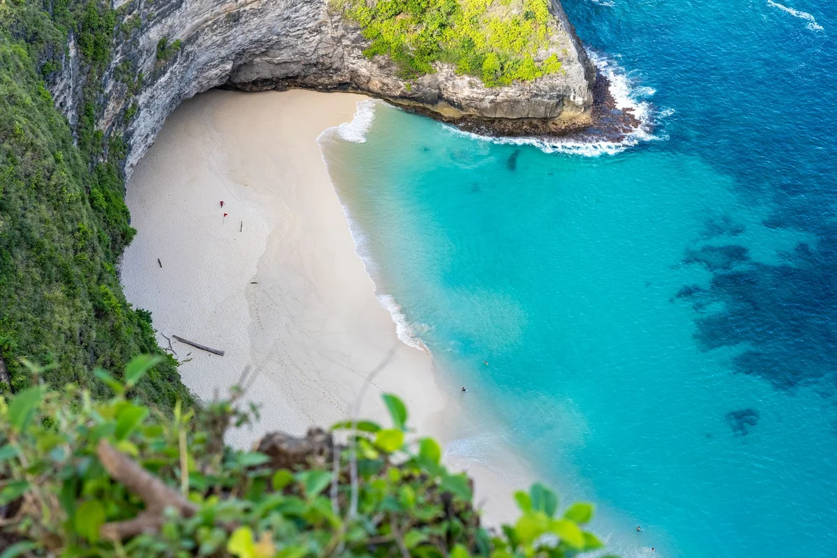 Padang Padang Beach feature