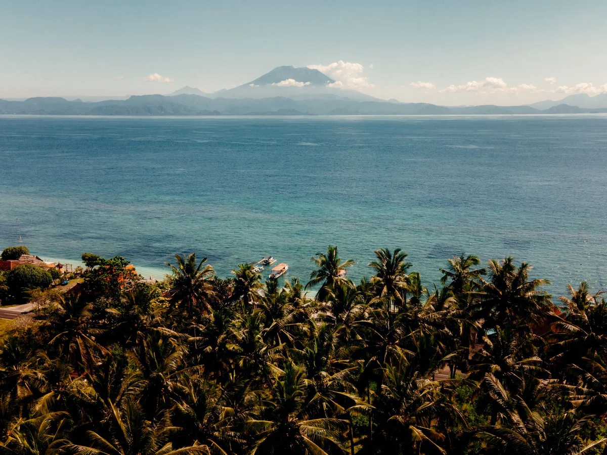 Pantai Elyora feature