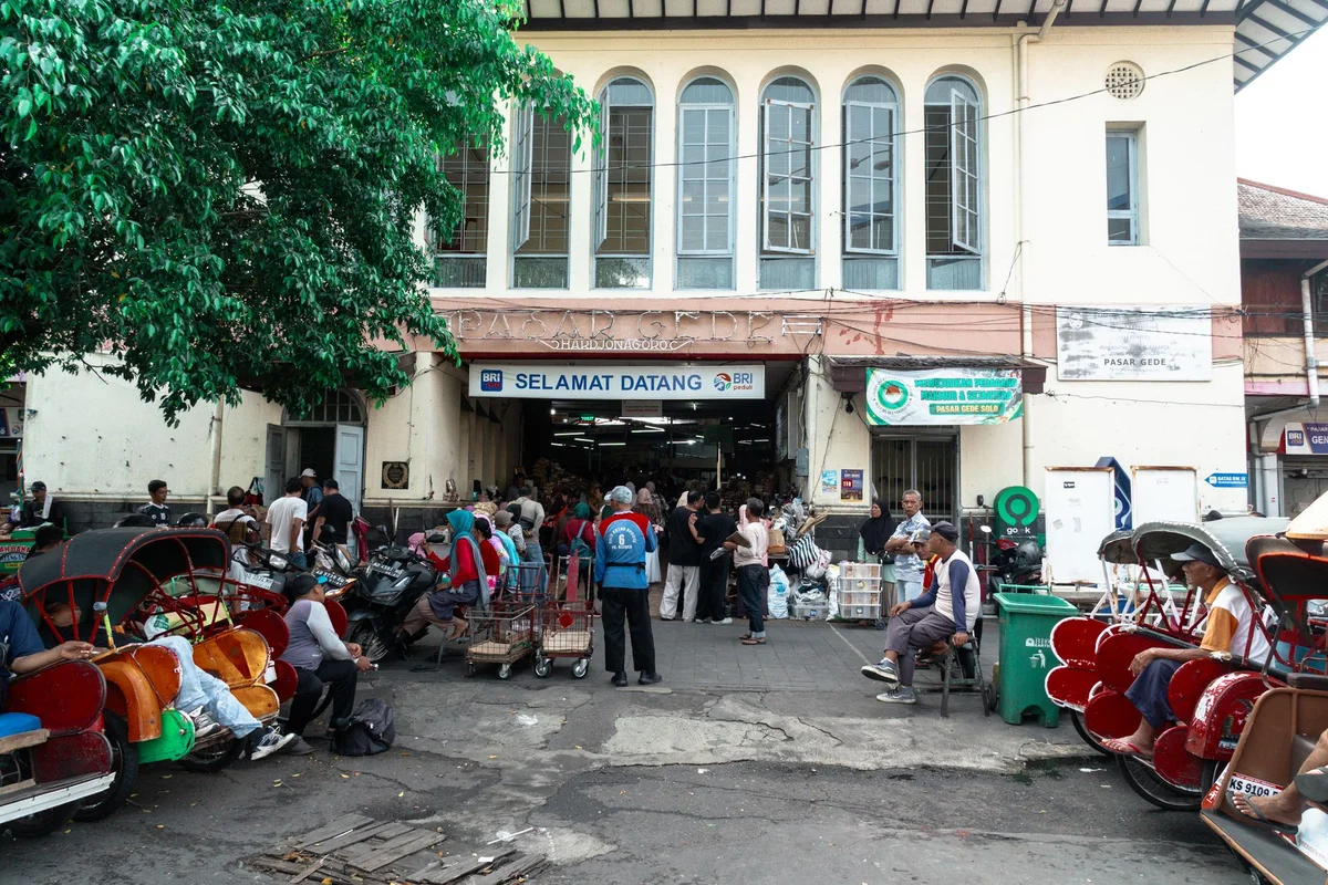 Pasar Gede Solo feature