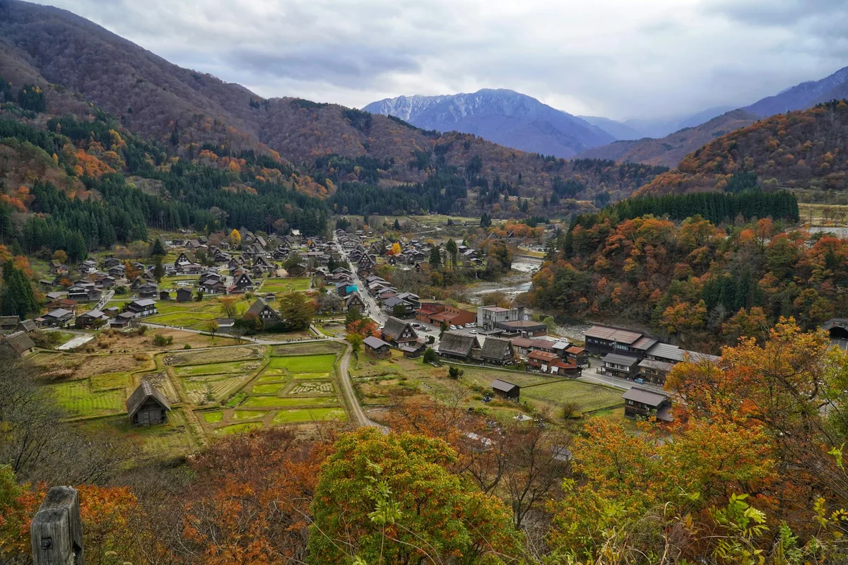 Ainokura Village view 1
