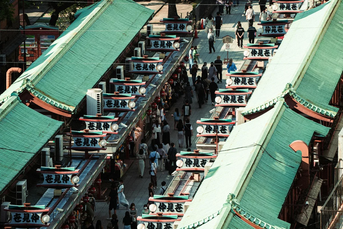 Kokusai Dori feature
