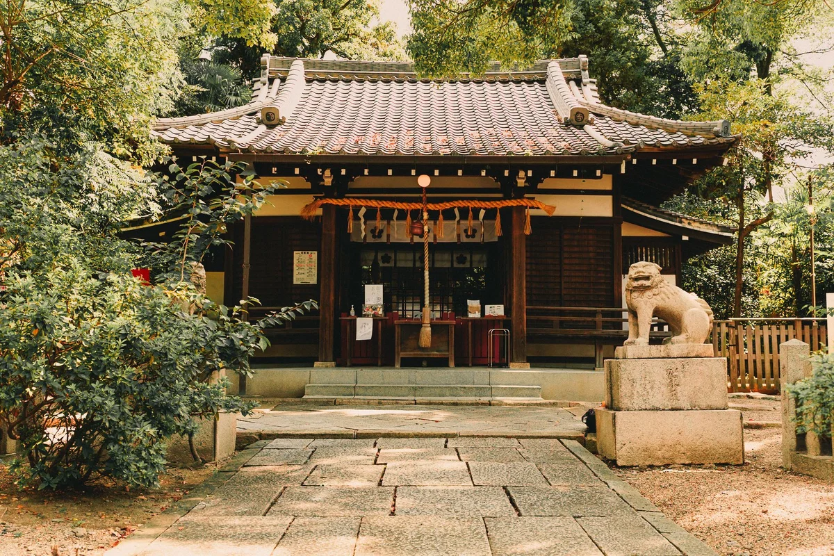 Nezu Shrine feature
