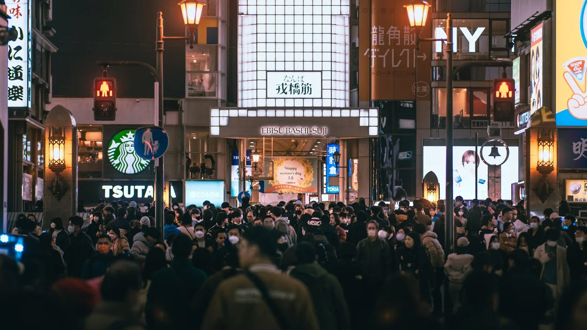 Shinsaibashi-Suji Shopping Street feature