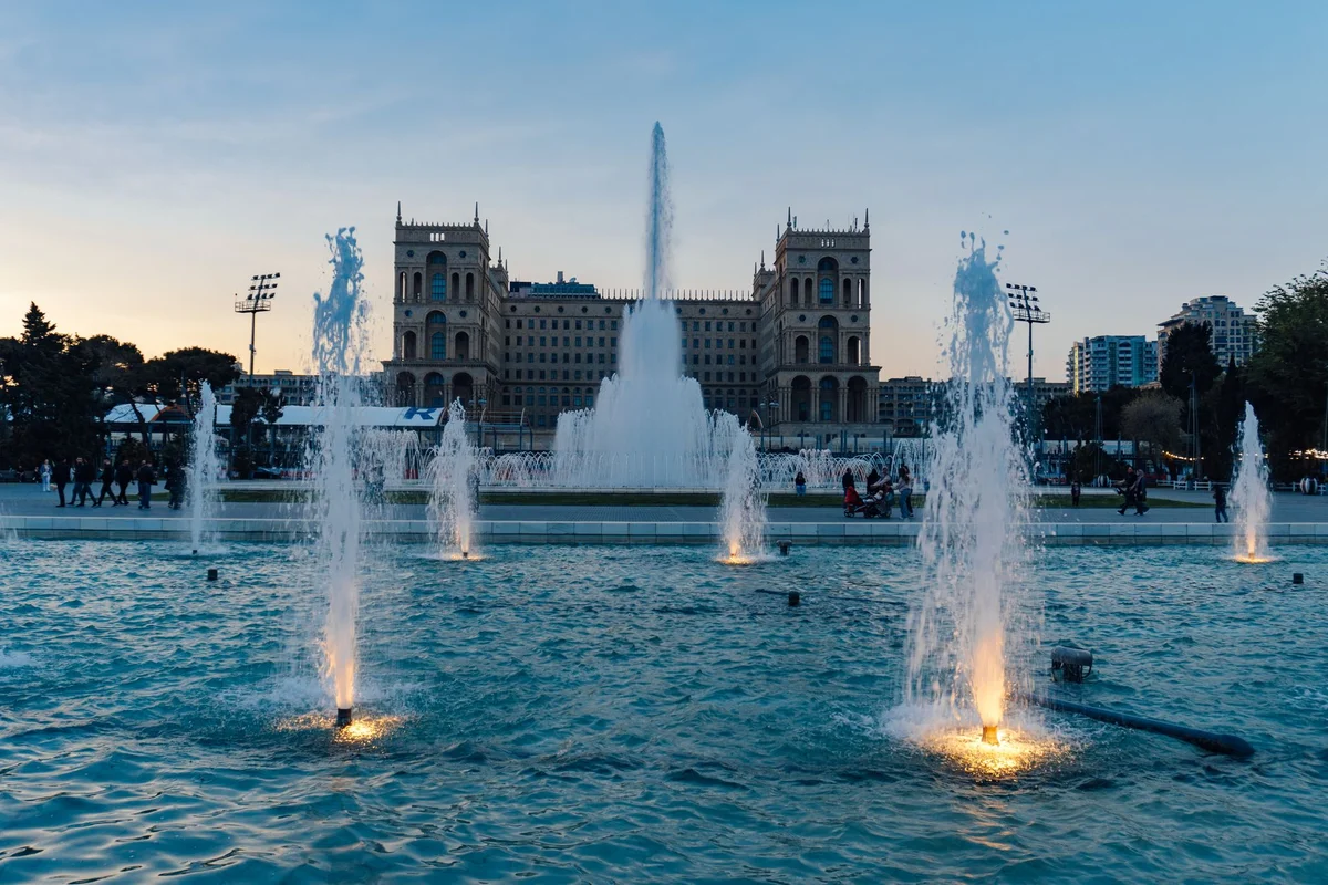 Ala-Too Square feature