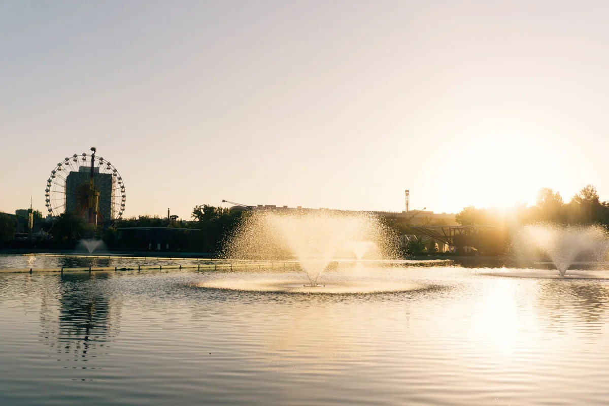 Alisher Navoi Park feature