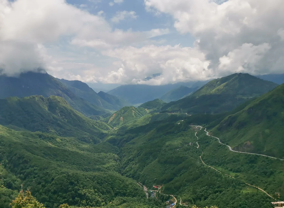 Pha Ngeun Viewpoint view 2