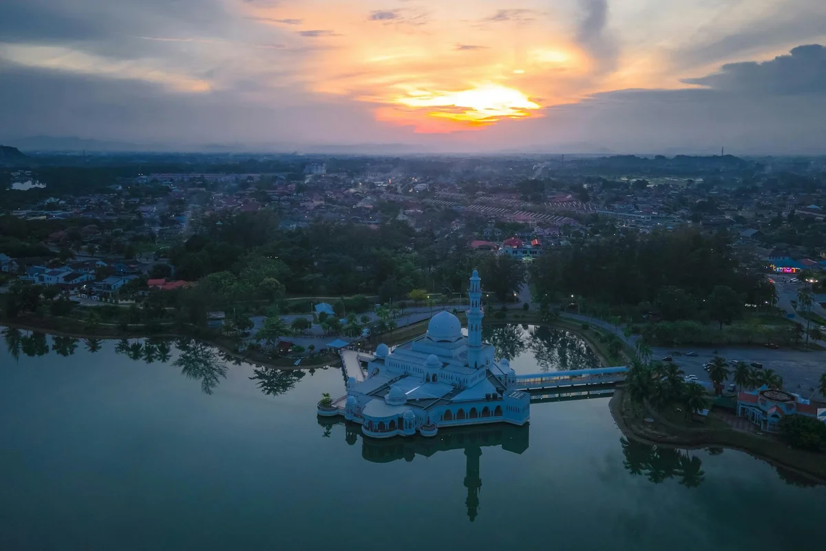 Kota Kinabalu City Mosque feature