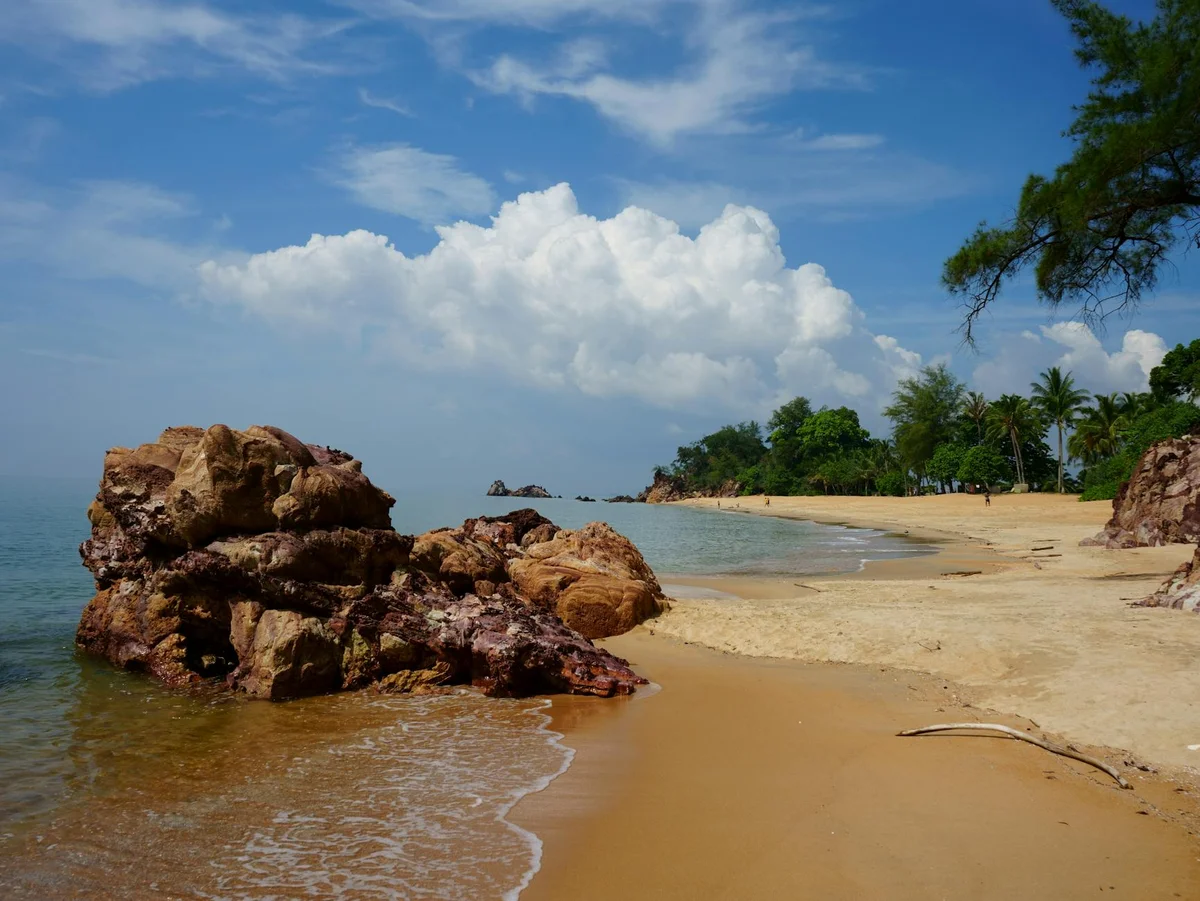Mamutik Island feature