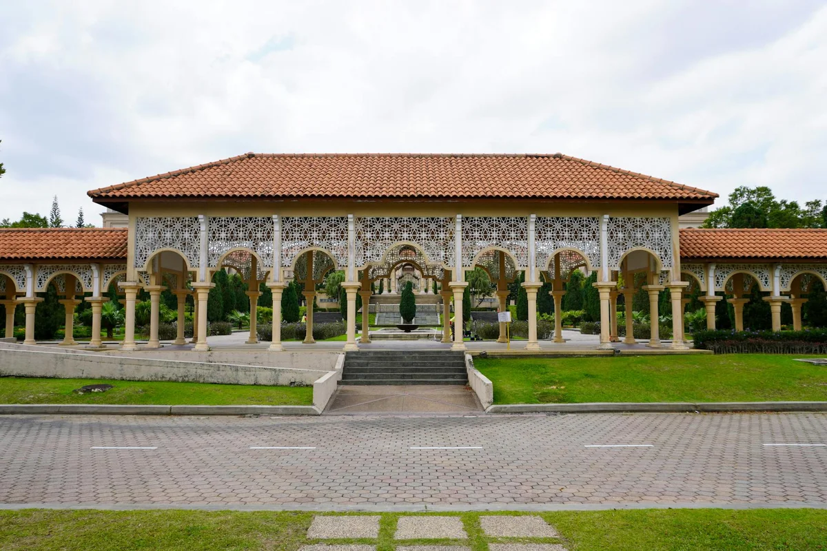 Mahsuri's Tomb feature