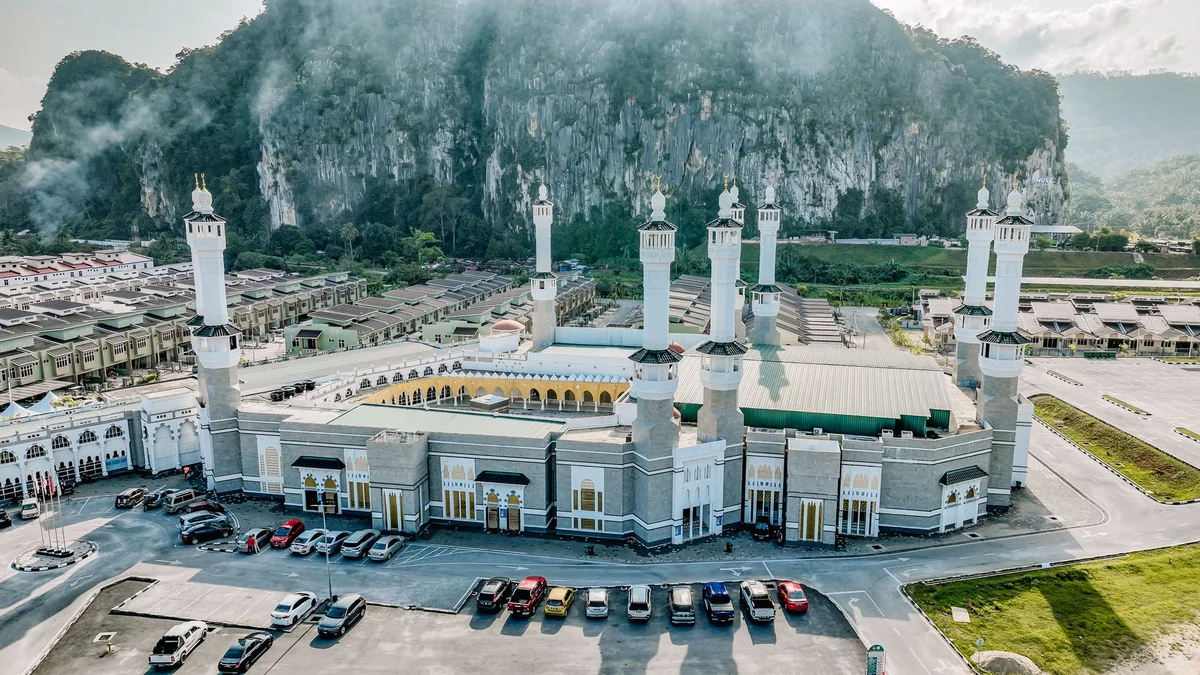Gua Kelawar feature