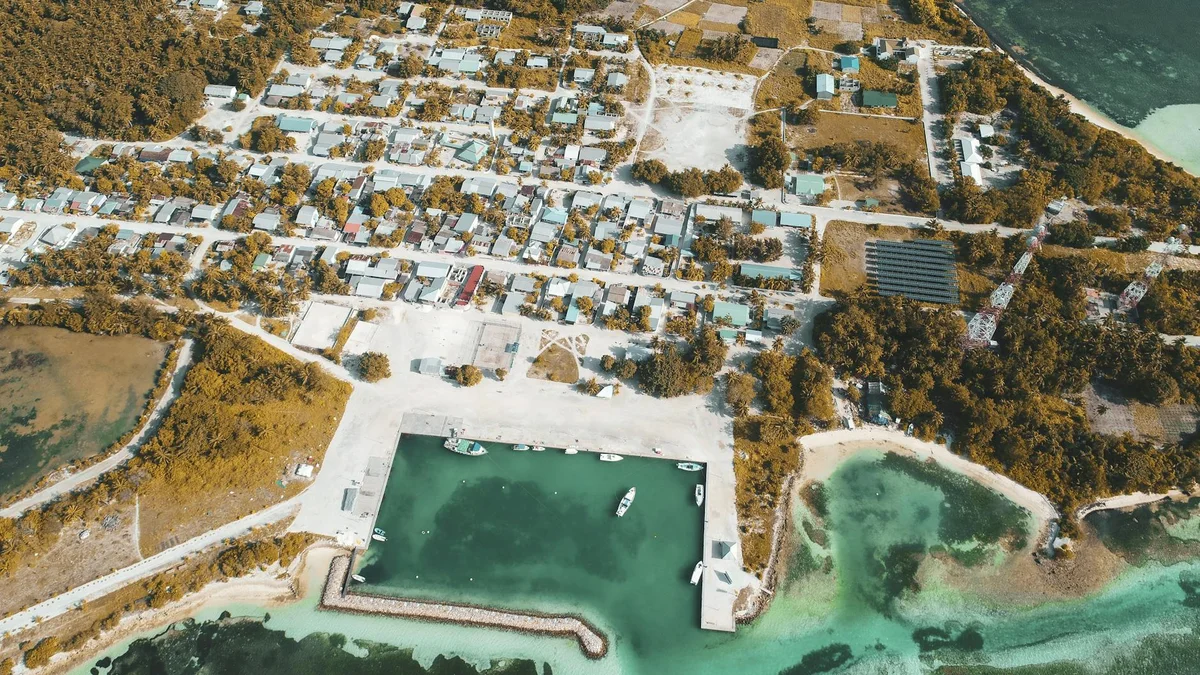 Hinnavaru Island feature