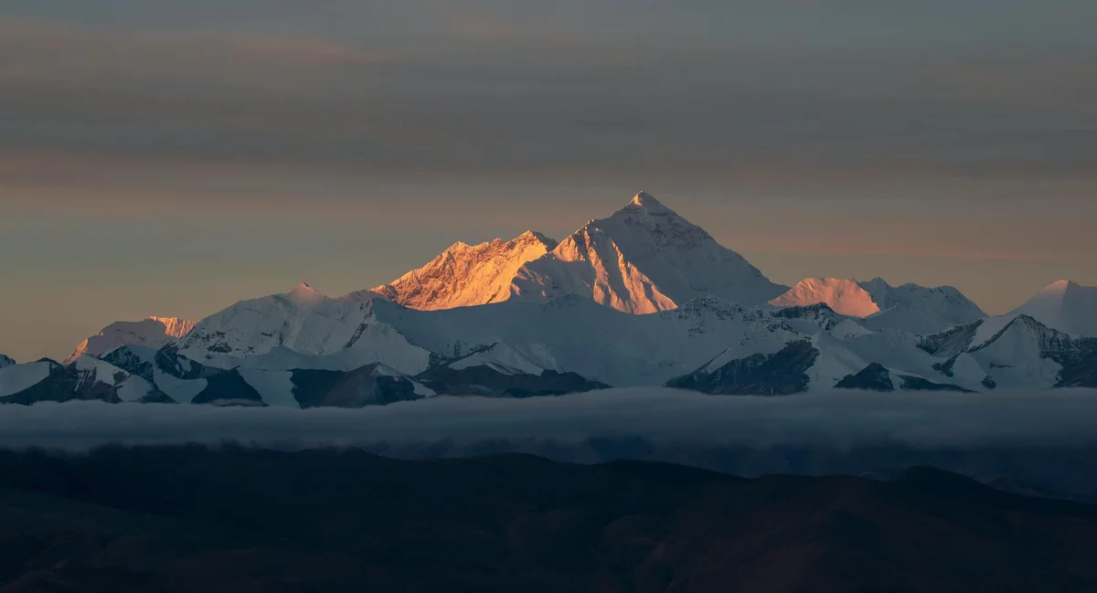 Mount Everest feature