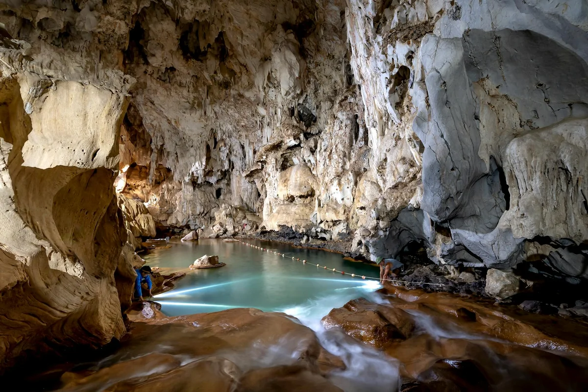 Al Hoota Cave feature