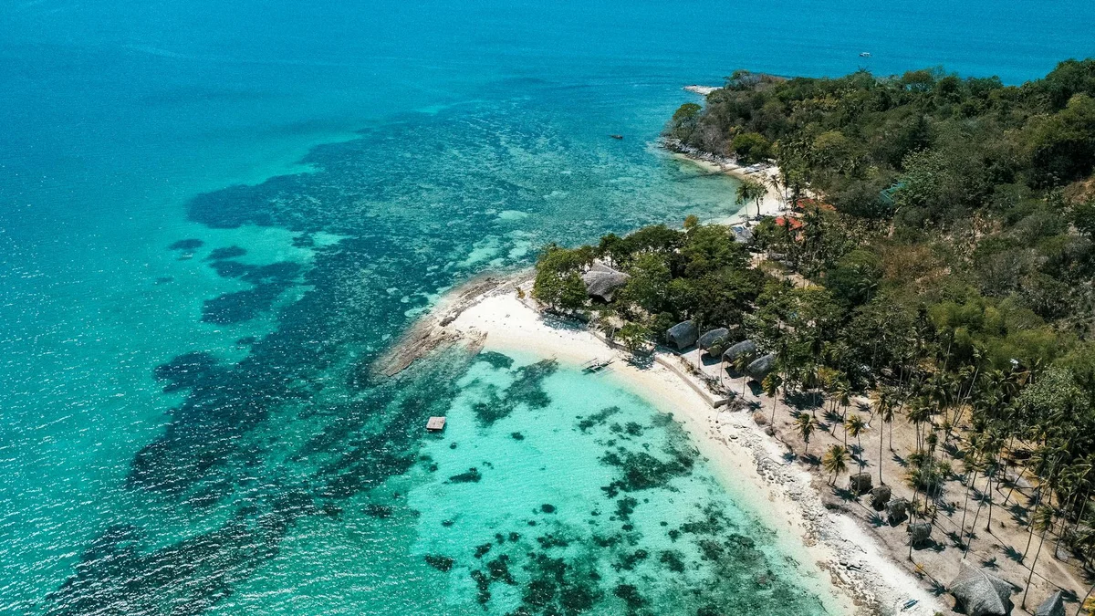 Punta Bunga Beach feature