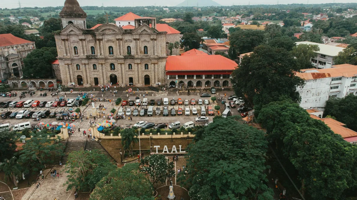 Basilica Minore Del Santo Niño view 2
