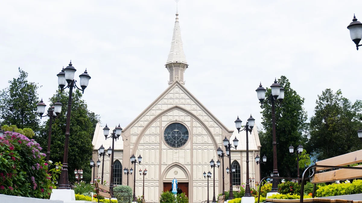 Greenbelt Chapel feature