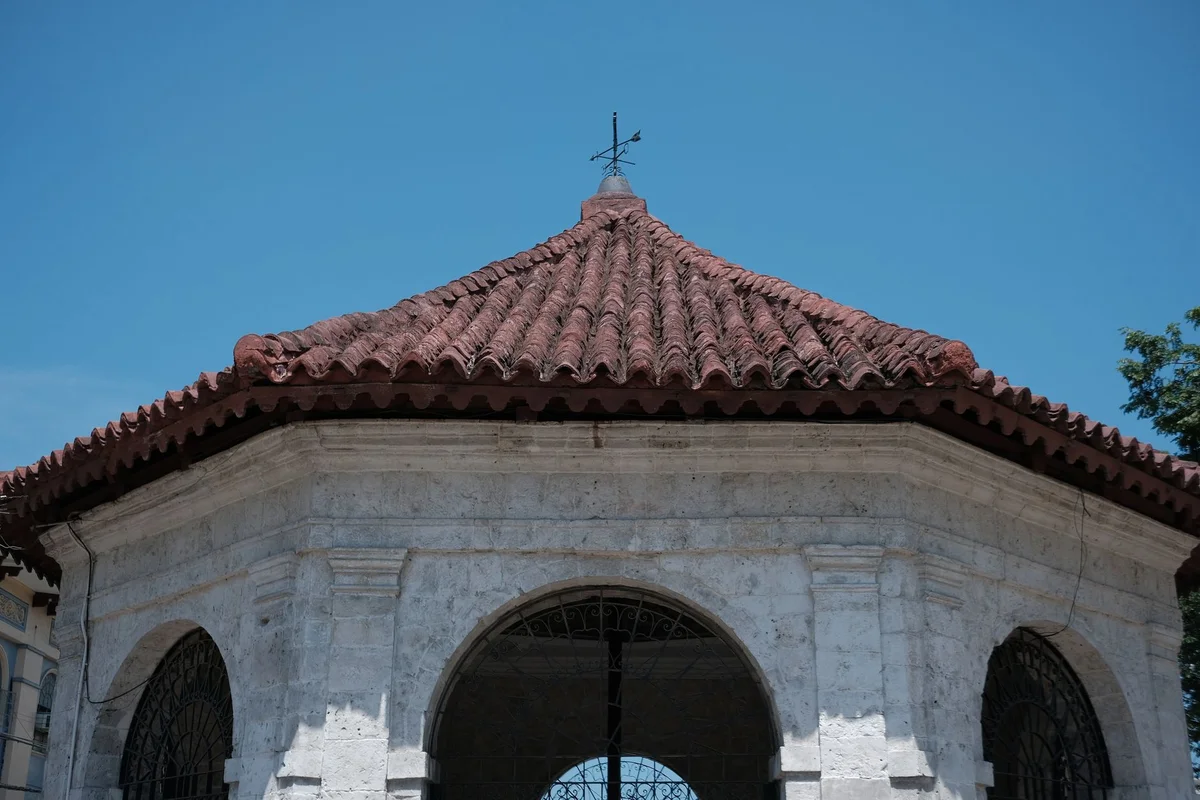 Magellan's Cross feature