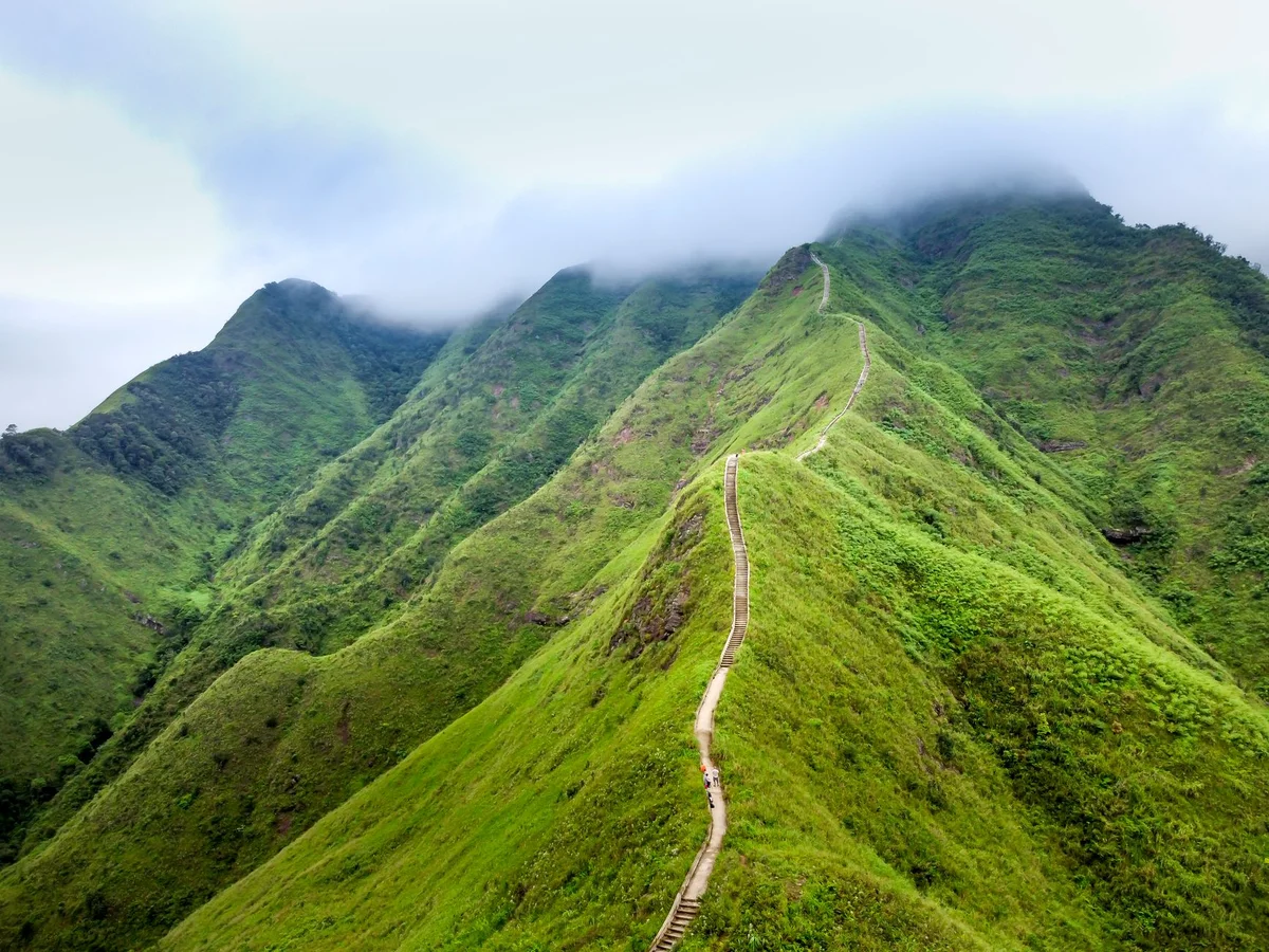 Osmeña Peak feature