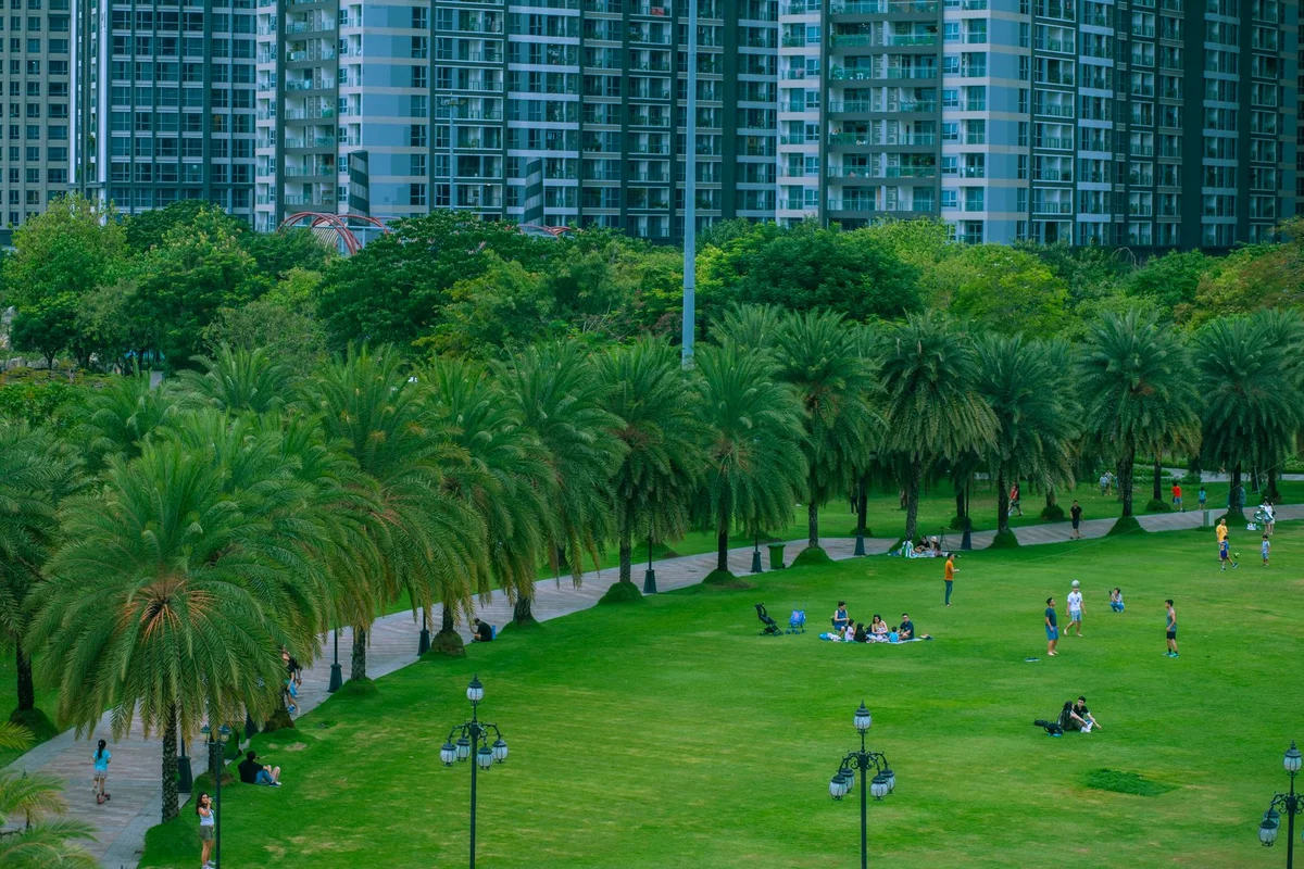 Rizal Park view 2