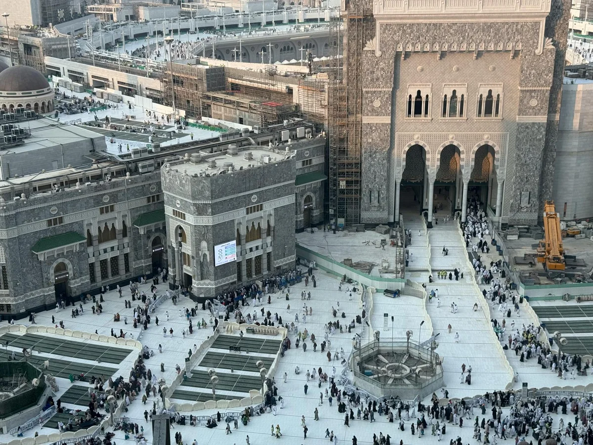 Al-Safa and Al-Marwah view 2
