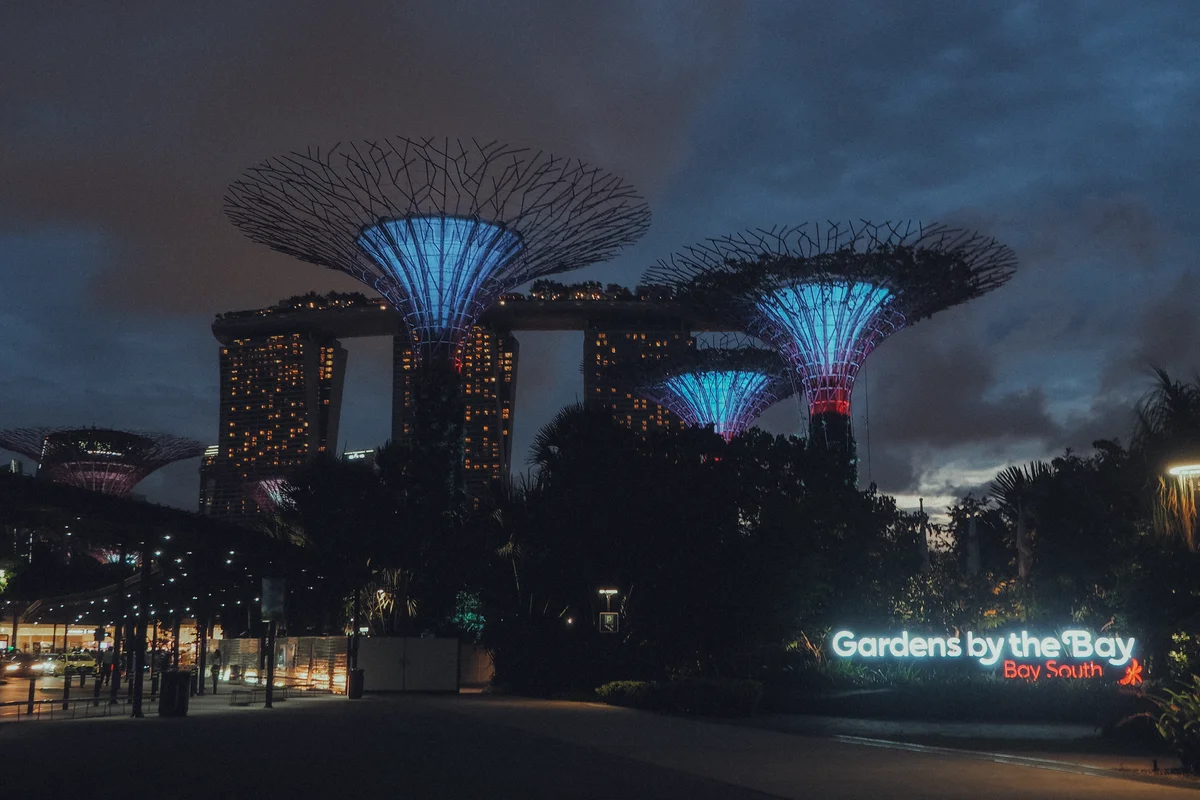 Marina Bay Waterfront Promenade view 2