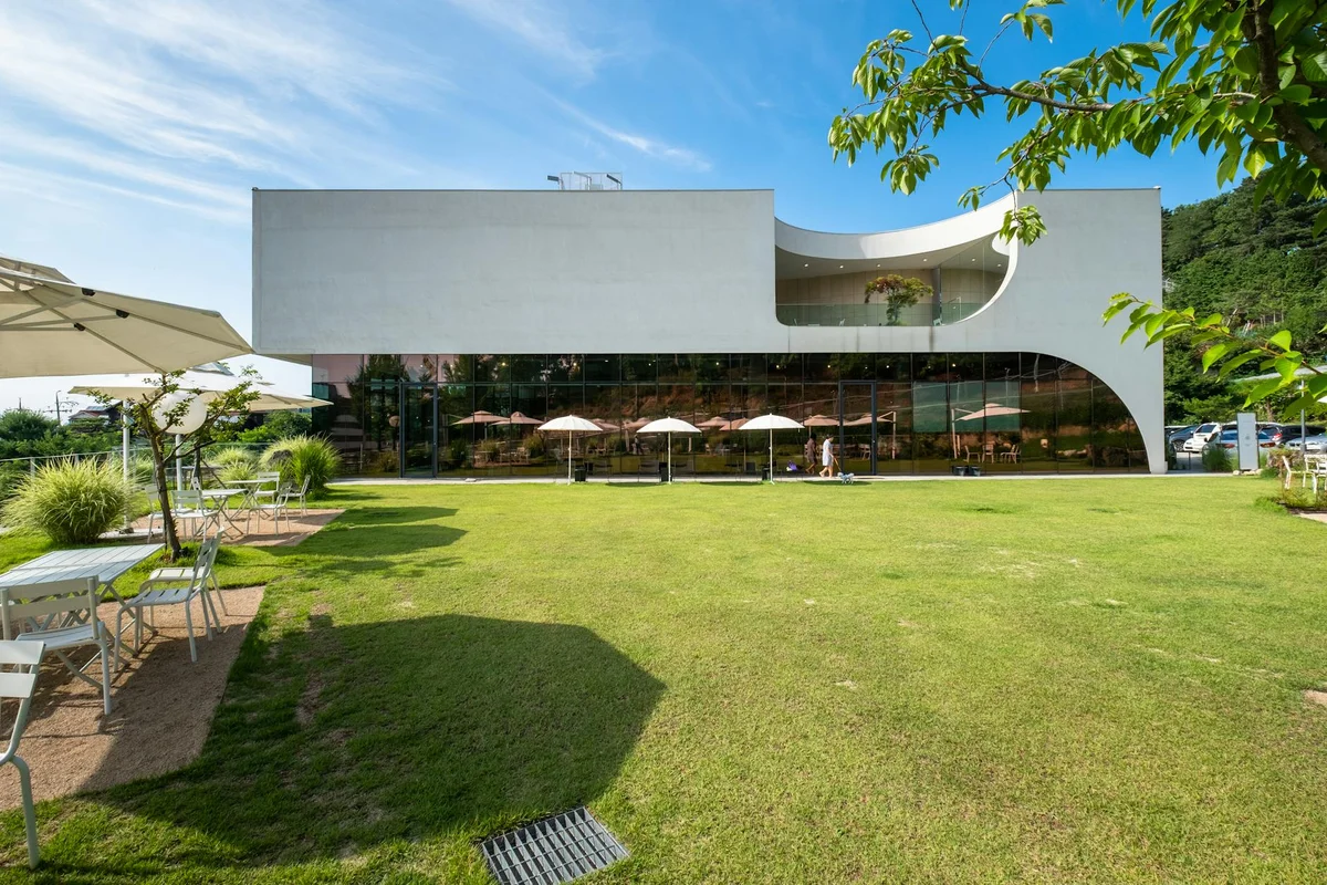 Bongsan-dong Cafe Street view 1