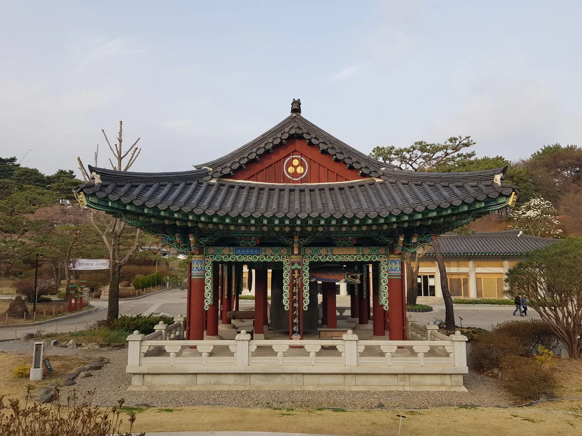 Banghwasuryujeong Pavilion feature