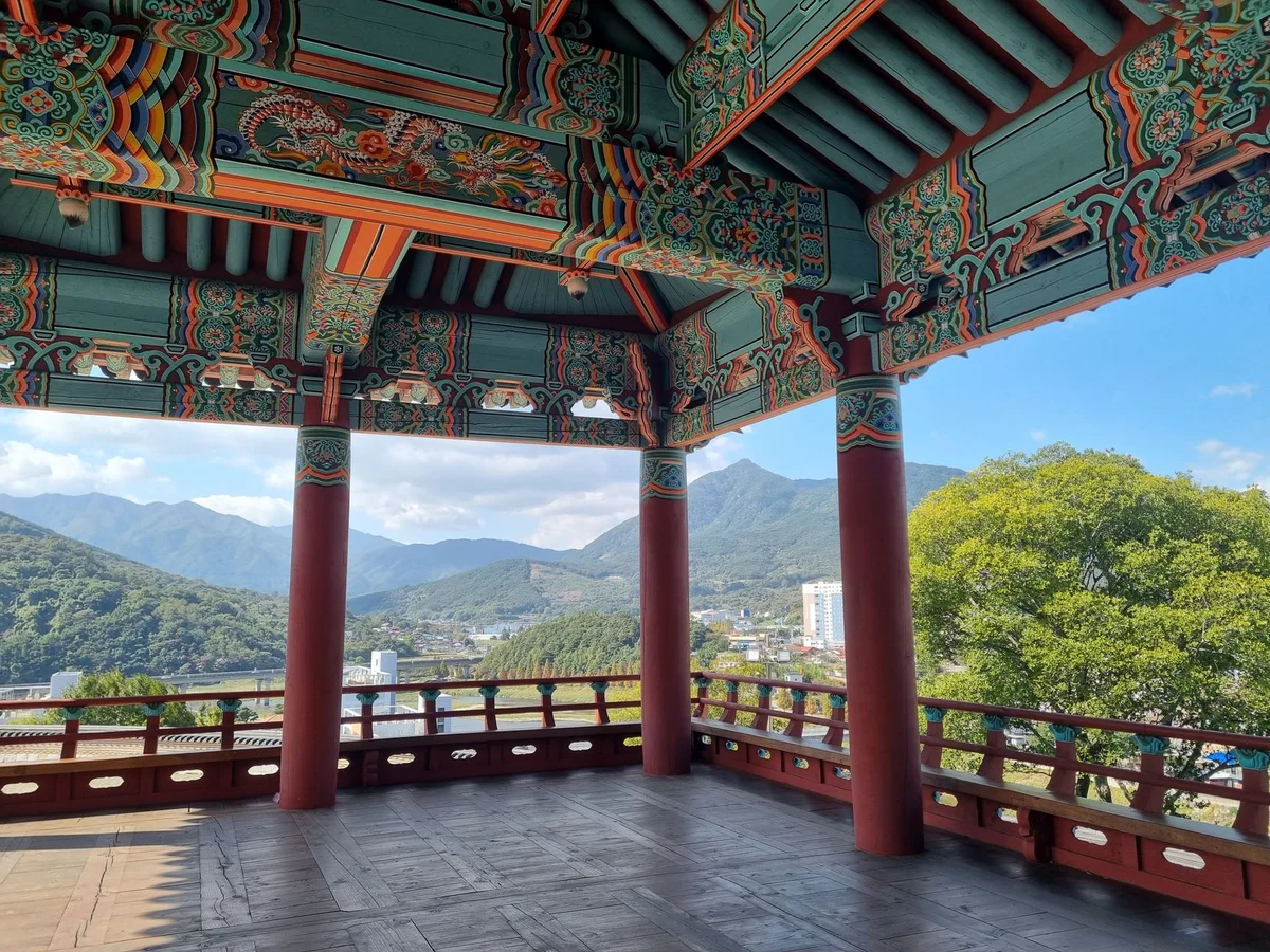 Gwandeokjeong Pavilion feature