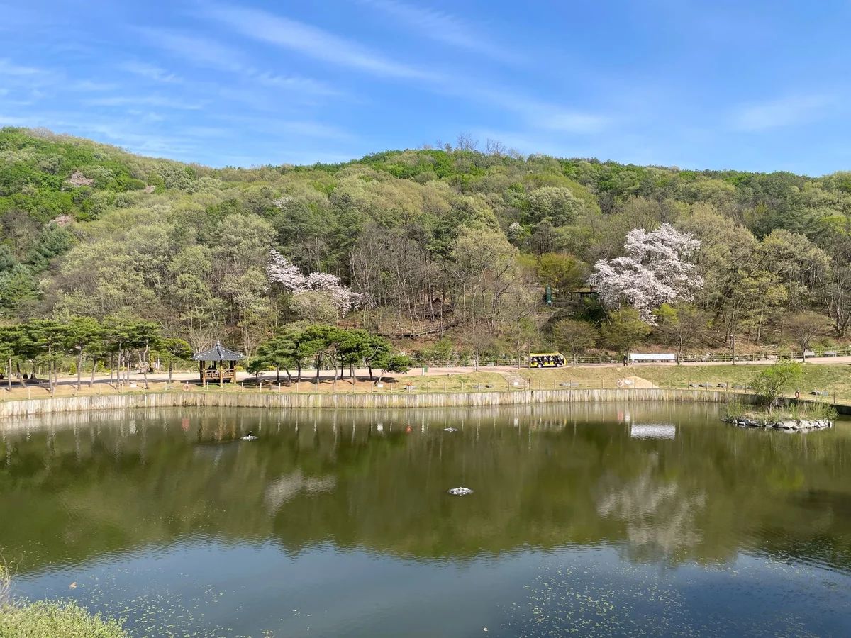 Heo Gyun And Heo Nanseolheon Memorial Park view 2