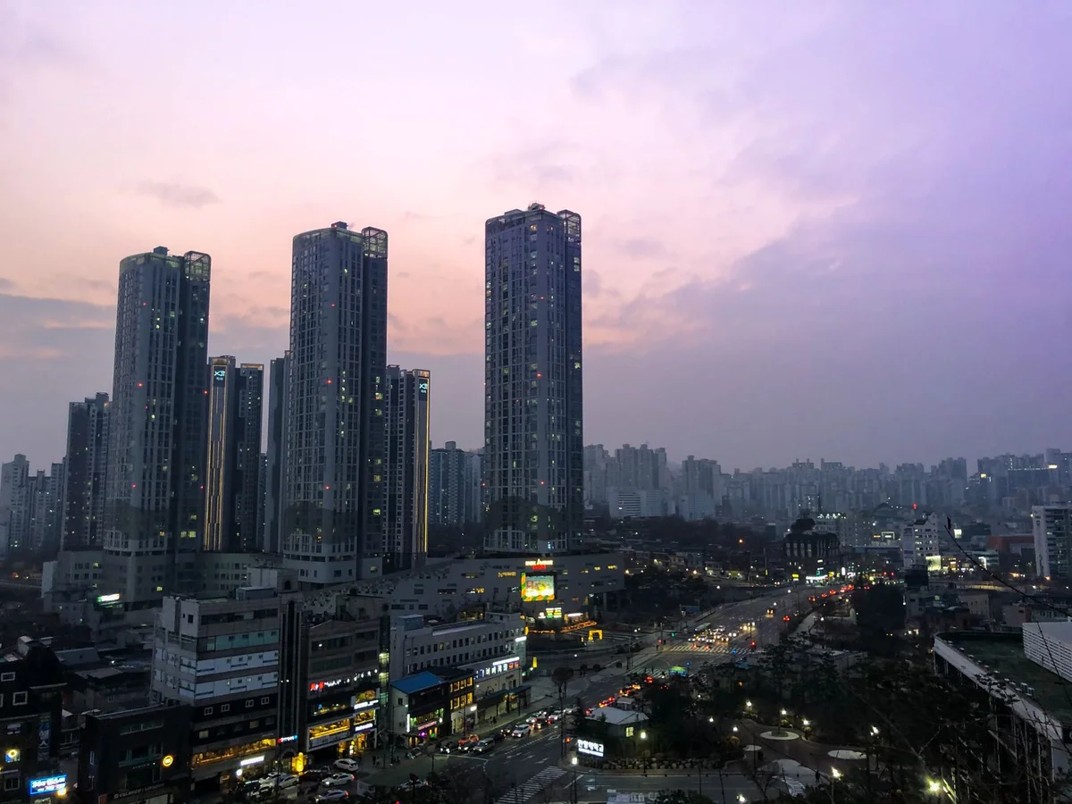 Hyundai Premium Outlets Songdo feature