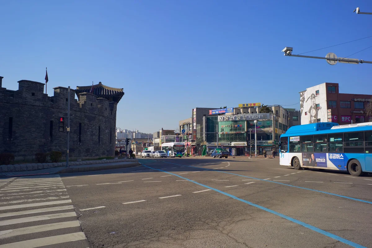 Janganmun Gate view 1